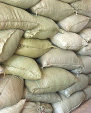 走進(jìn)廣龍農(nóng)產(chǎn)品銷售公司 揭秘優(yōu)質(zhì)花生麩及其高清視覺呈現(xiàn)